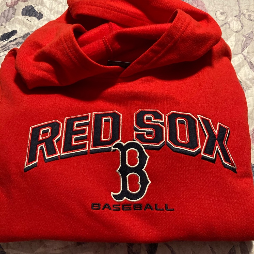 NWT Red Sox sweatshirt.  Youth large 14/16. ⚾️